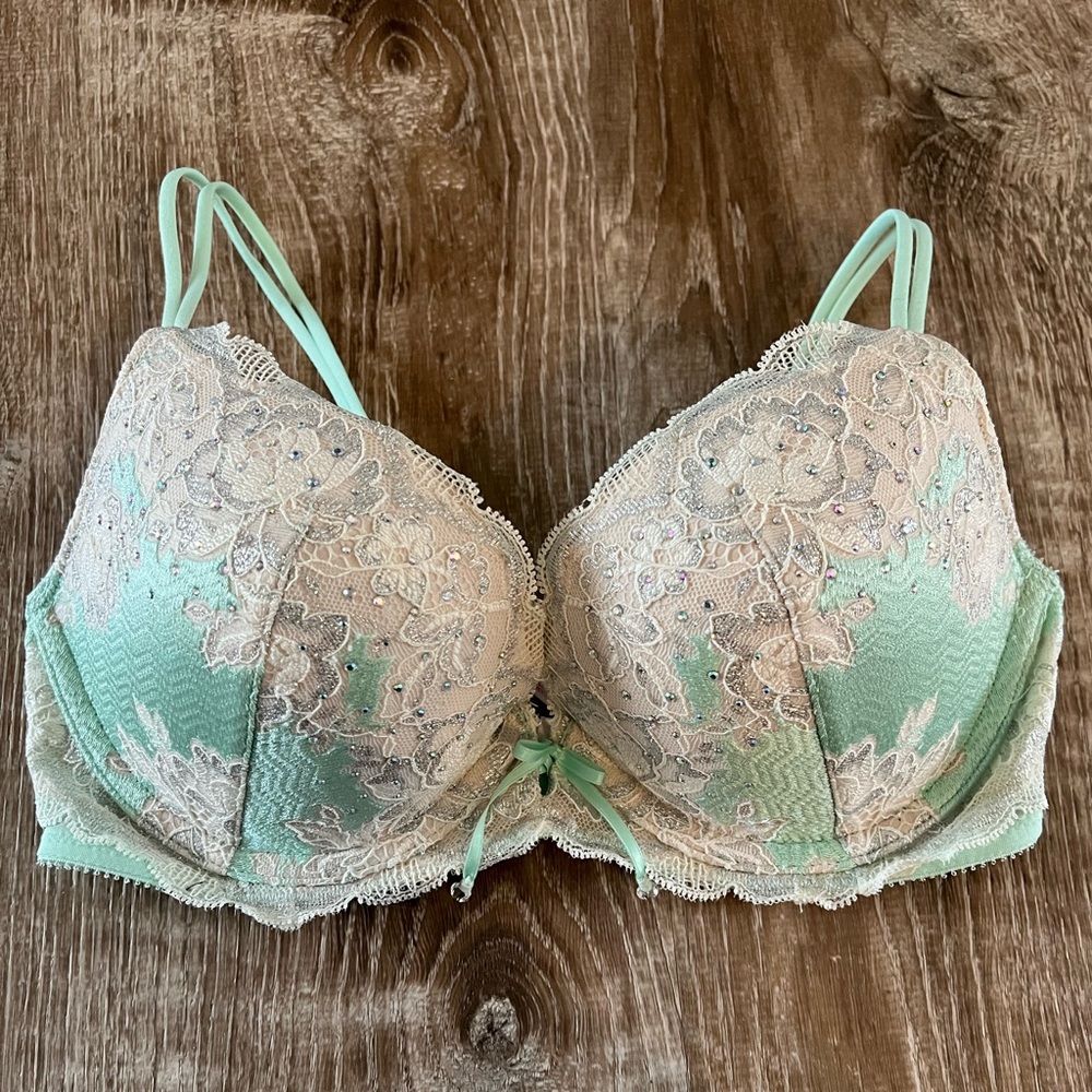 Victoria’s Secret Very Sexy Push Up Bra